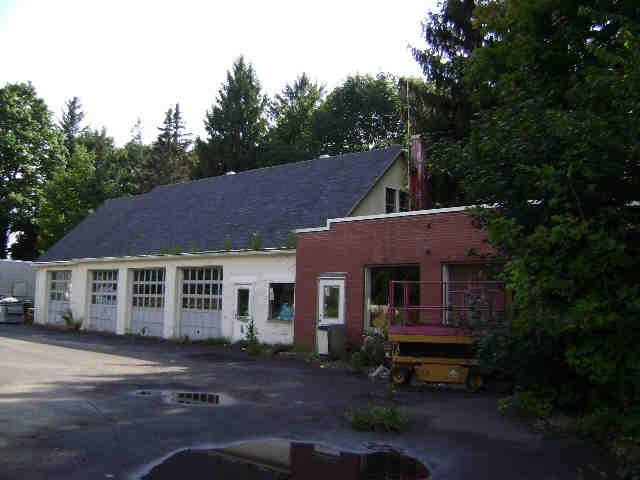 Building photograph for 142 MAIN ST S